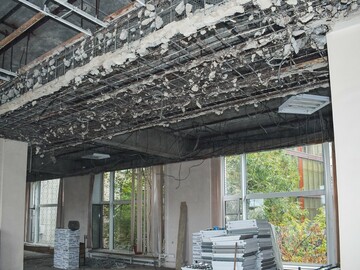 Разборка металлических конструкций потолка